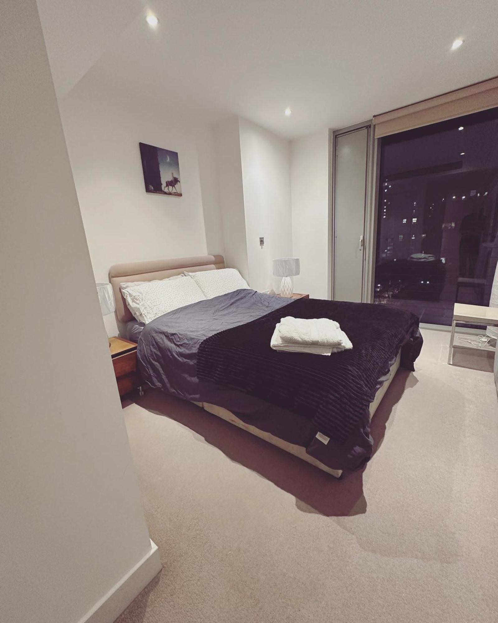 Modern 1 Bed At Heart Of Canary Wharf London