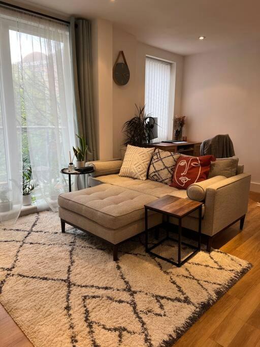 Apartment 1 Bedroom Modern Flat In East 15m To Bank & C Wharf