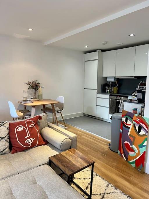 Apartment 1 Bedroom Modern Flat In East 15m To Bank & C Wharf *