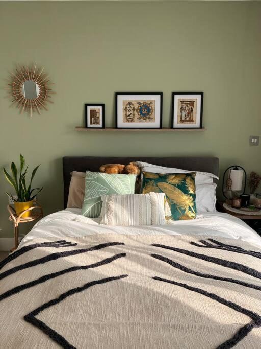 1 Bedroom Modern Flat In East 15m To Bank & C Wharf Apartment *