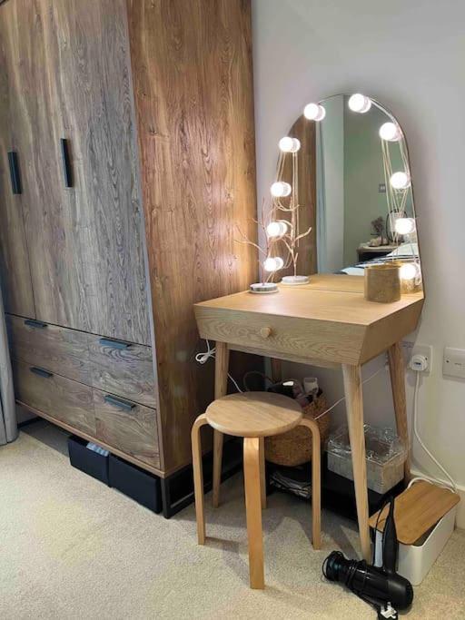 Apartment 1 Bedroom Modern Flat In East 15m To Bank & C Wharf *