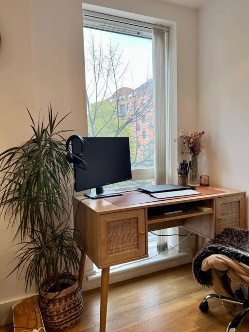 1 Bedroom Modern Flat In East 15m To Bank & C Wharf *