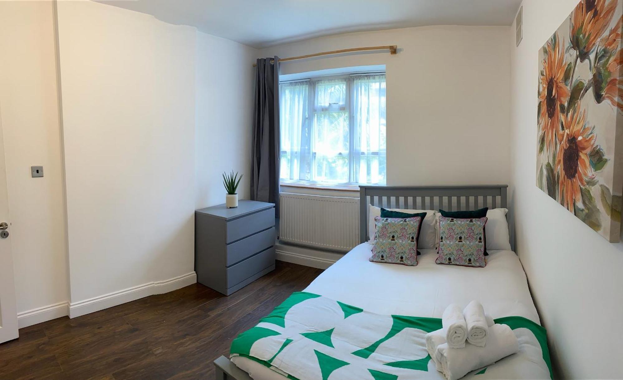 1-bed In - 2 Min Walk To Metro London