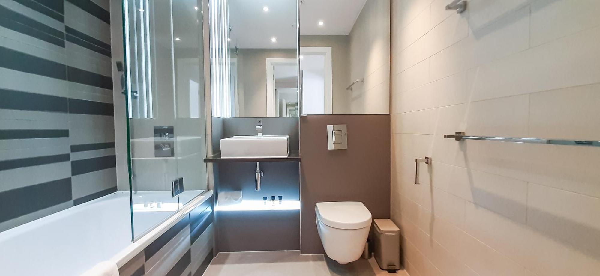 Mysquare Shoreditch High Street Apartment