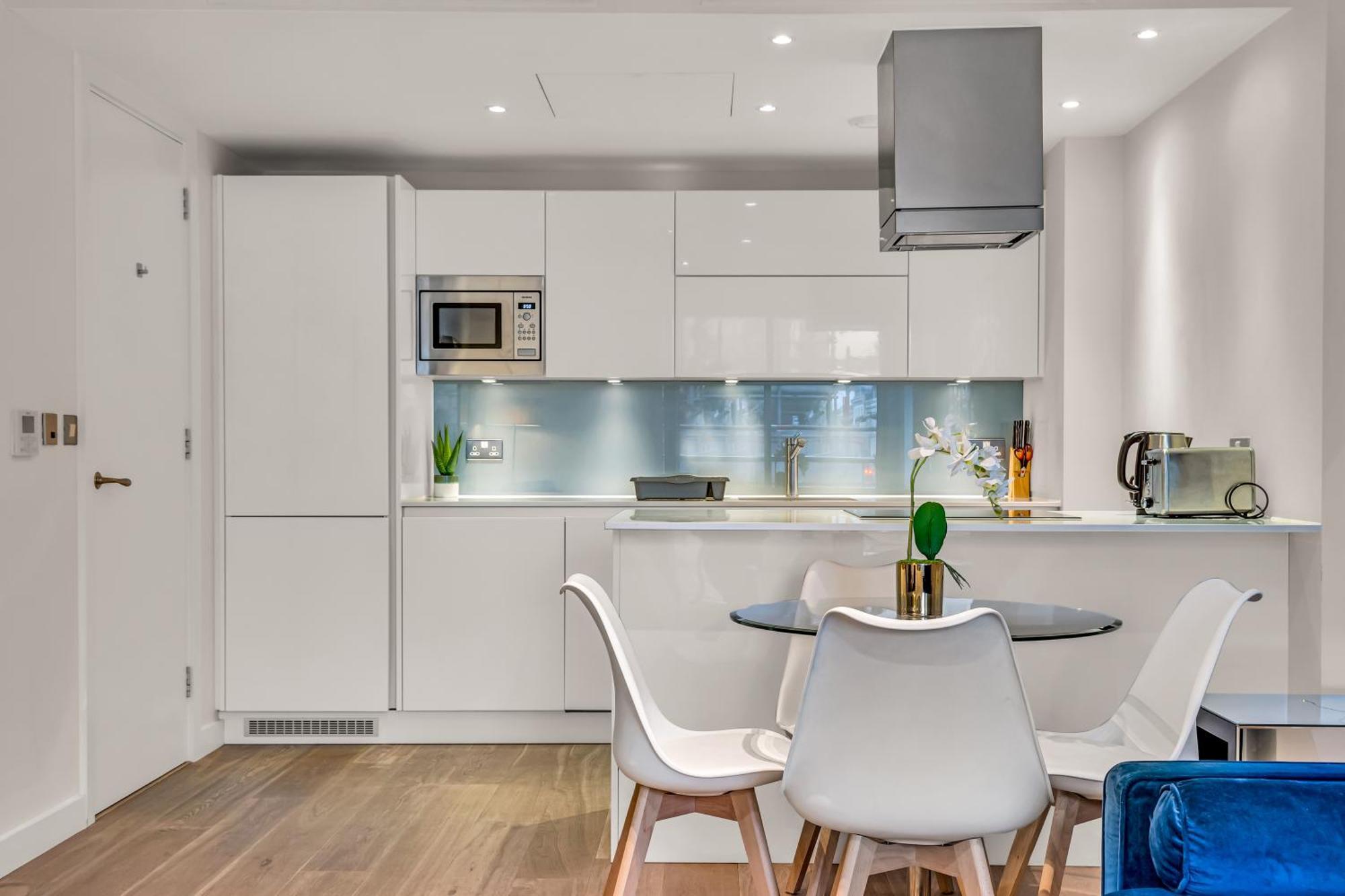 Mysquare Shoreditch High Street Apartment