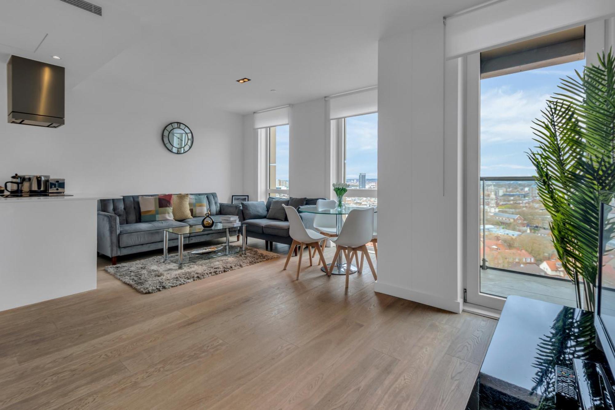 Mysquare Shoreditch High Street Apartment *