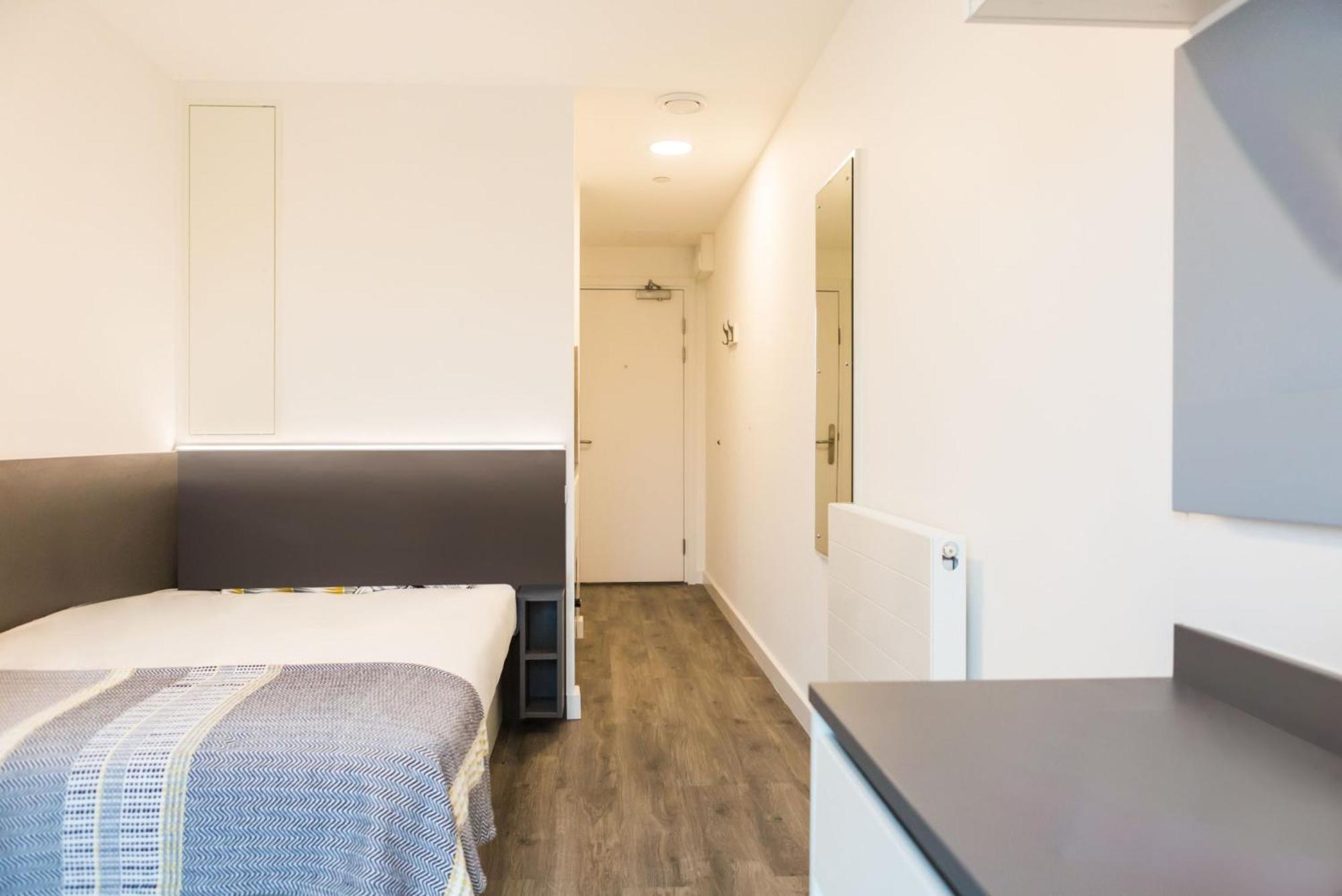 Contemporary At Chapter White In Londen
