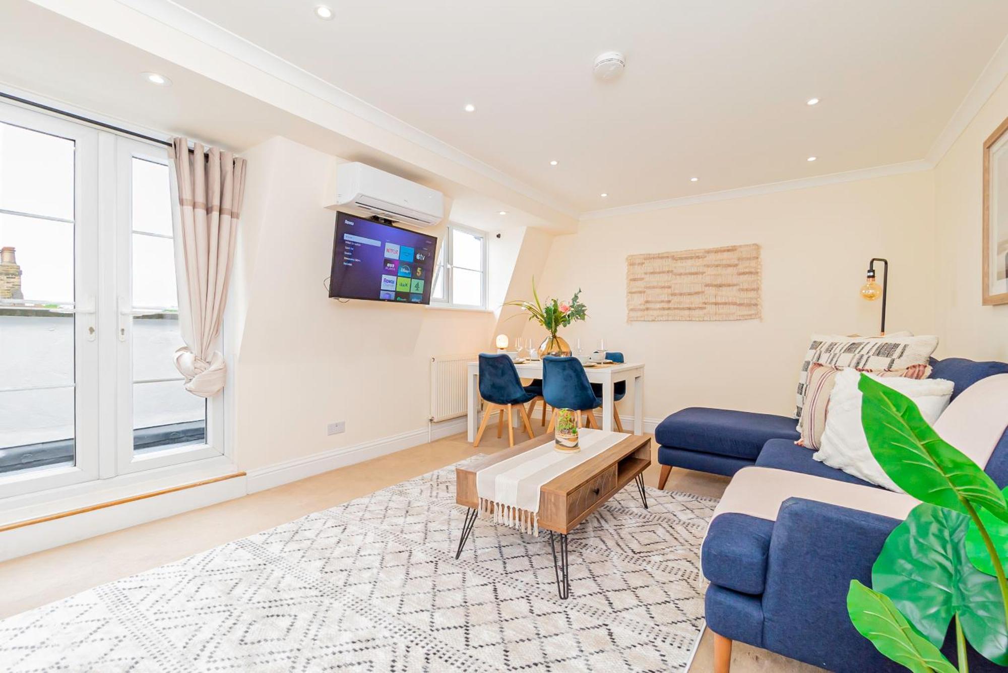 Battersea 2-bedroom Top-floor With Cozy Balcony * London