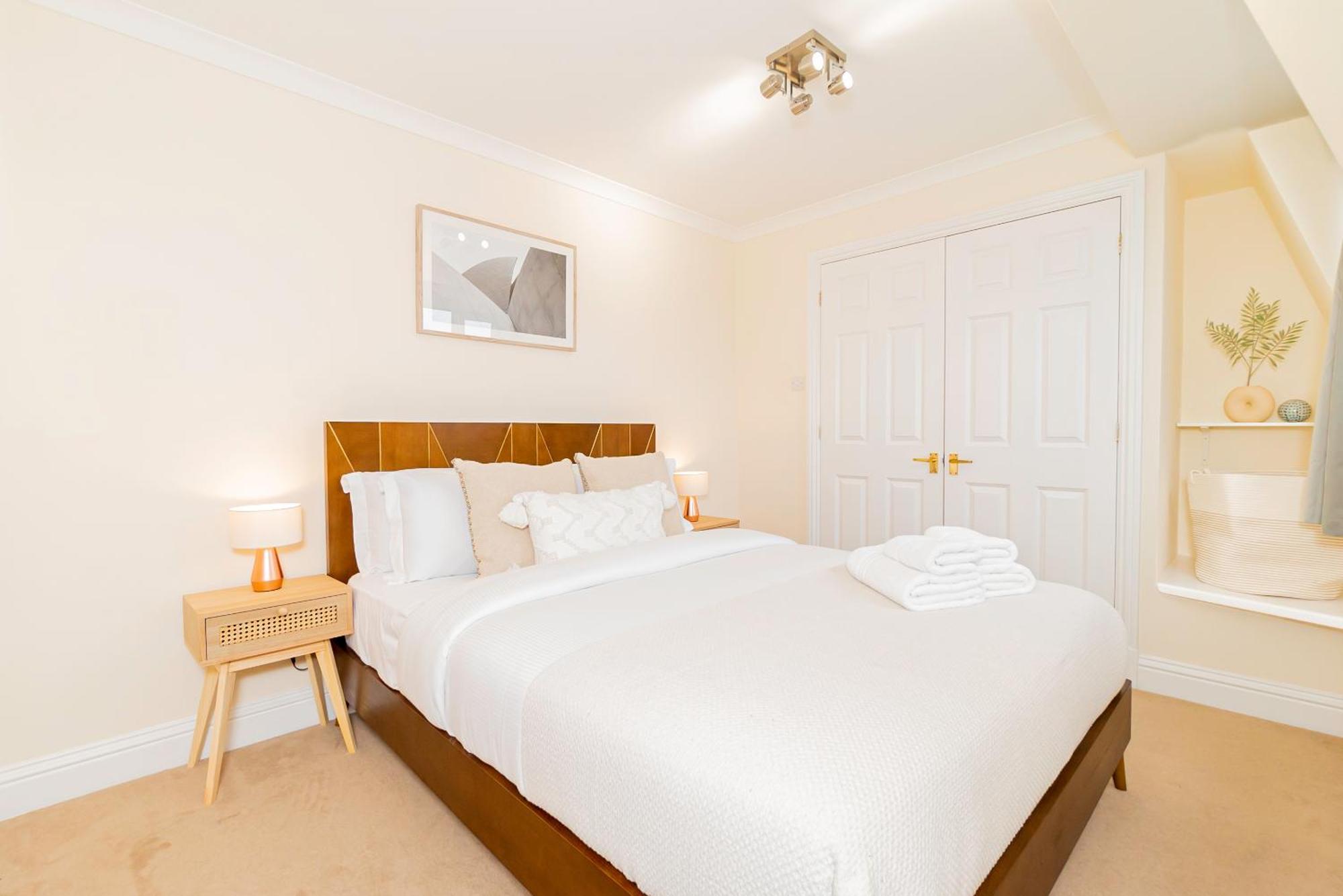 Battersea 2-bedroom Top-floor With Cozy Balcony *