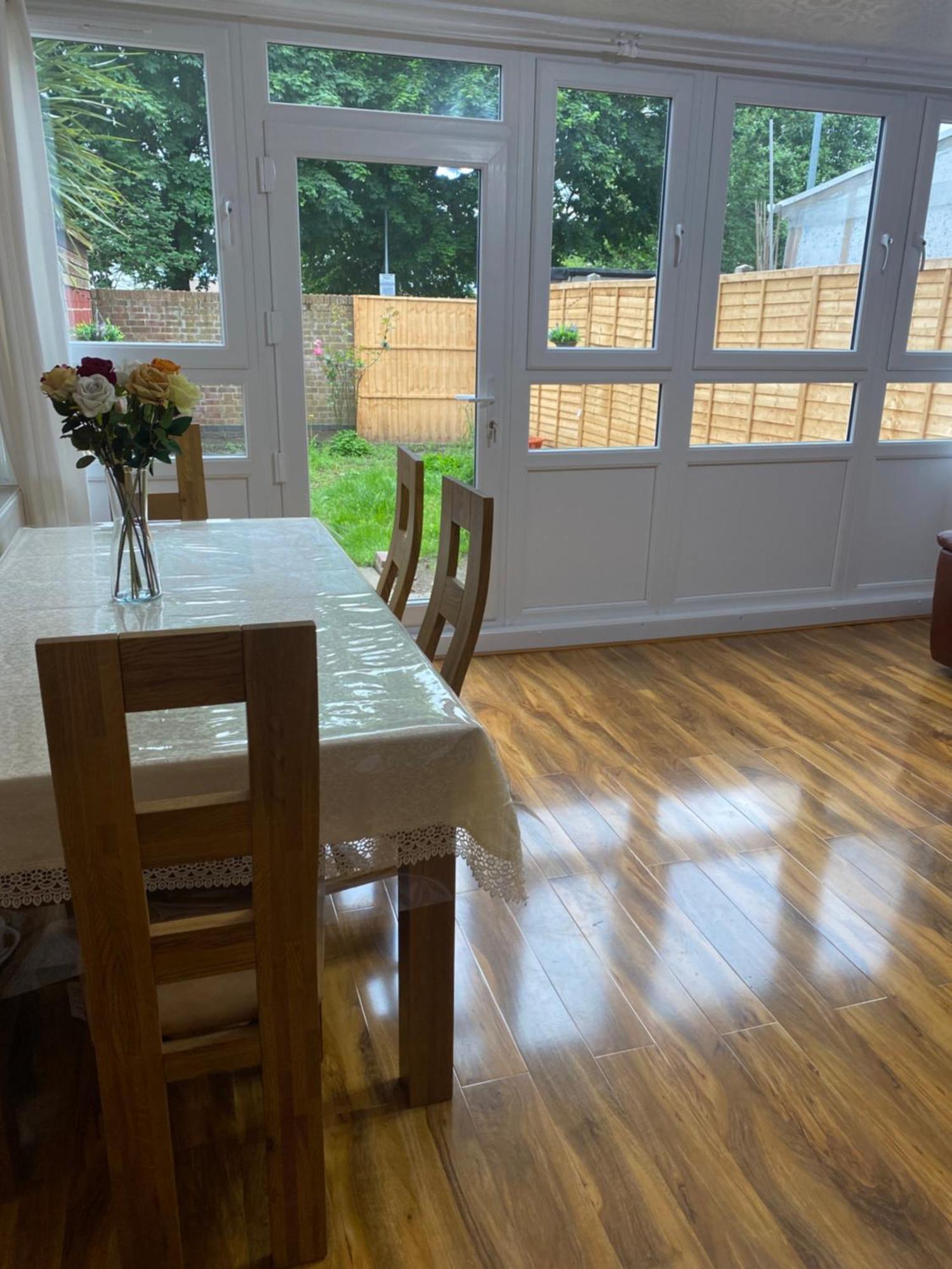 Luxury 3 Bedroom Flat With Garden *