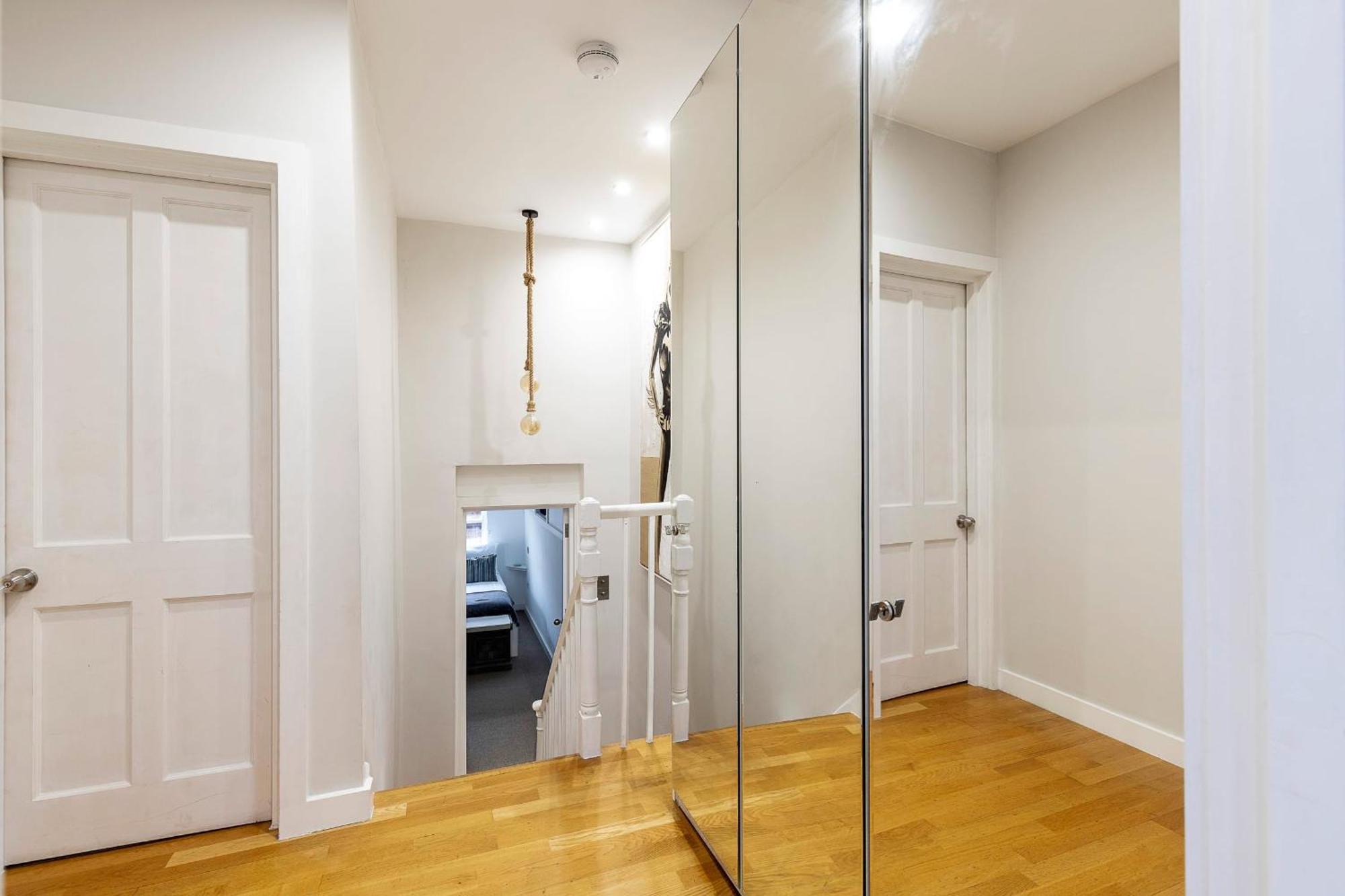 Charming Two Bed Maisonette In Notting Hill Apartment London