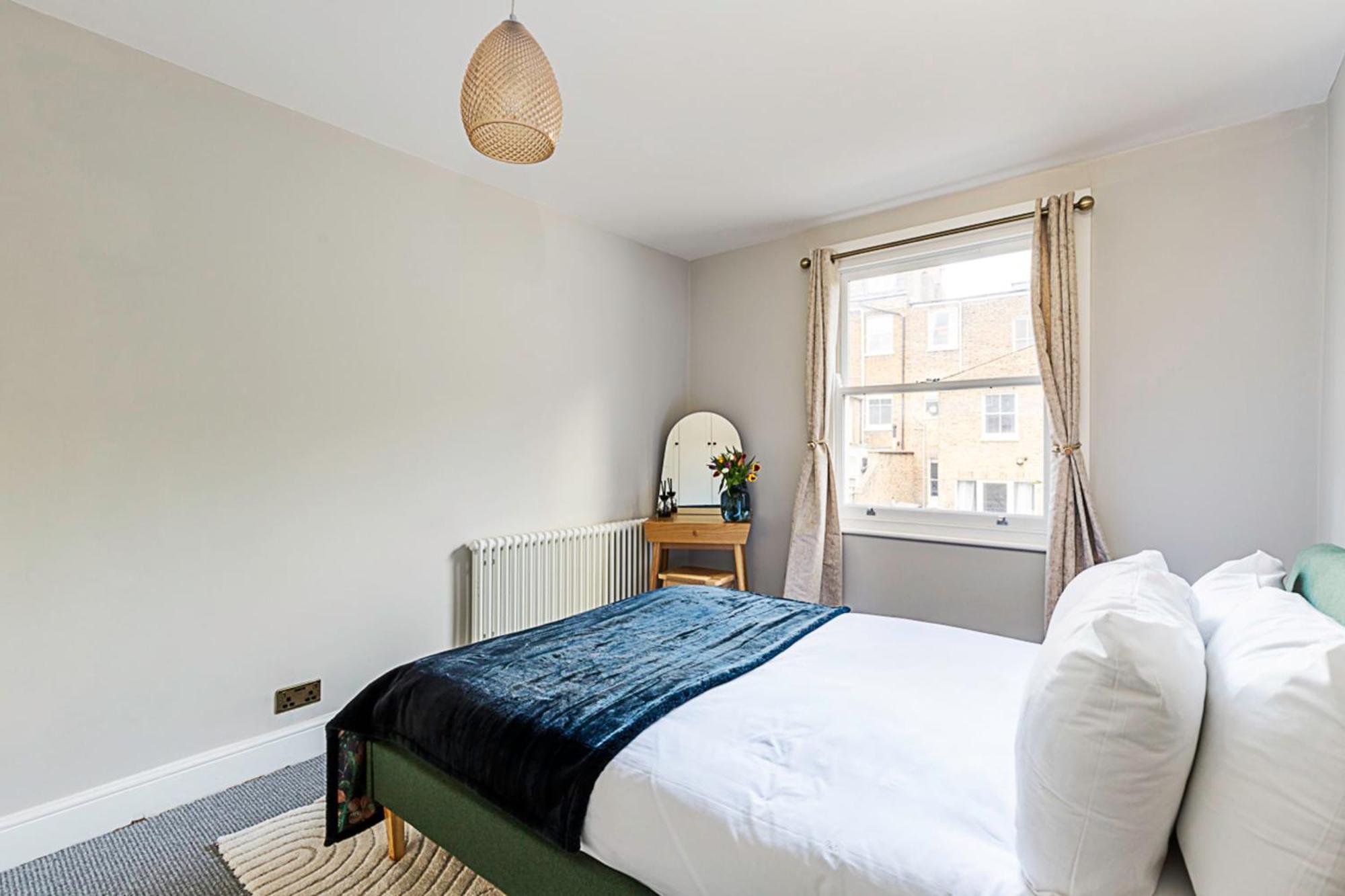 Lovely Bishops Park Flat Apartment London