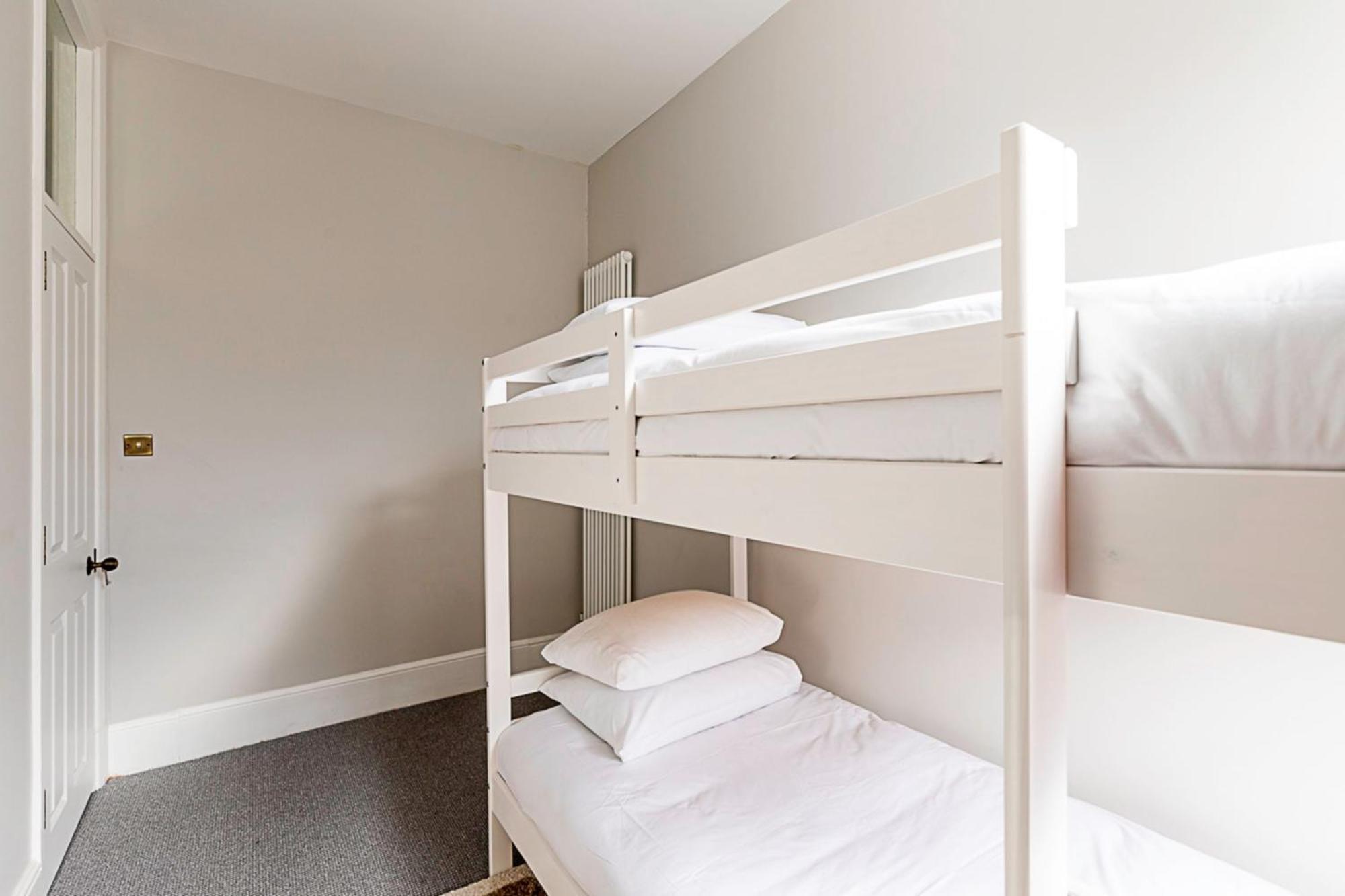 Apartment Lovely Bishops Park Flat London