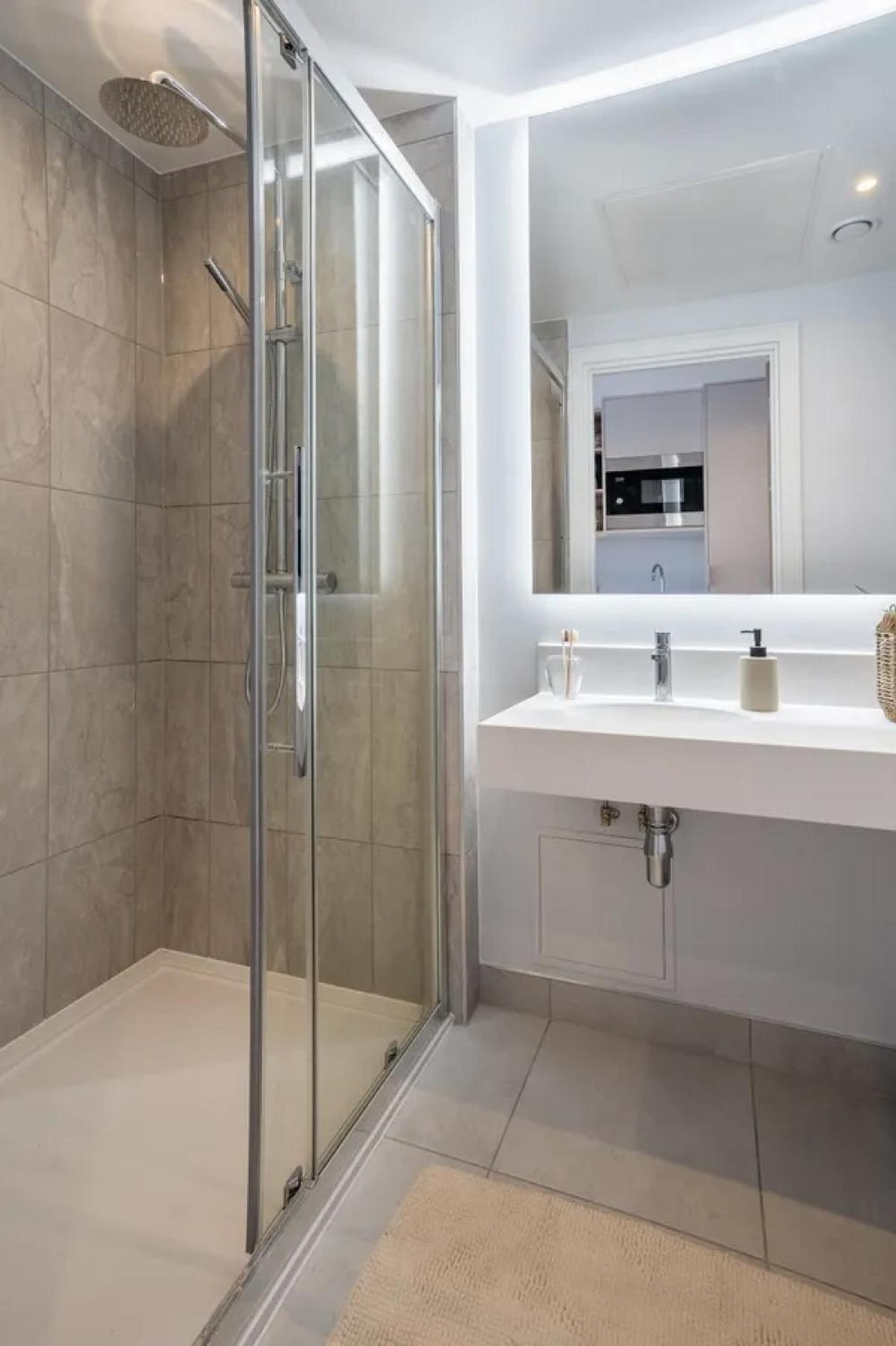 En-suite Apartment London