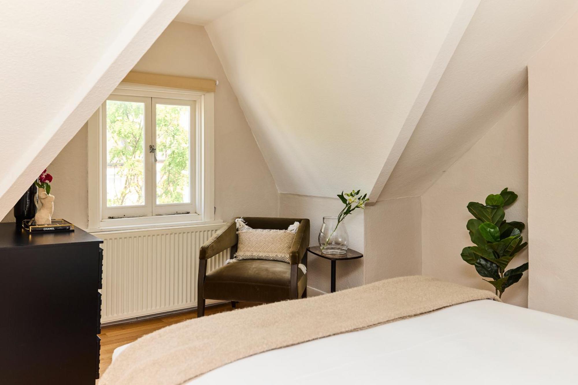 The Waterlow Park Wonder - Trendy 2bdr With Study And Patio Appartement *