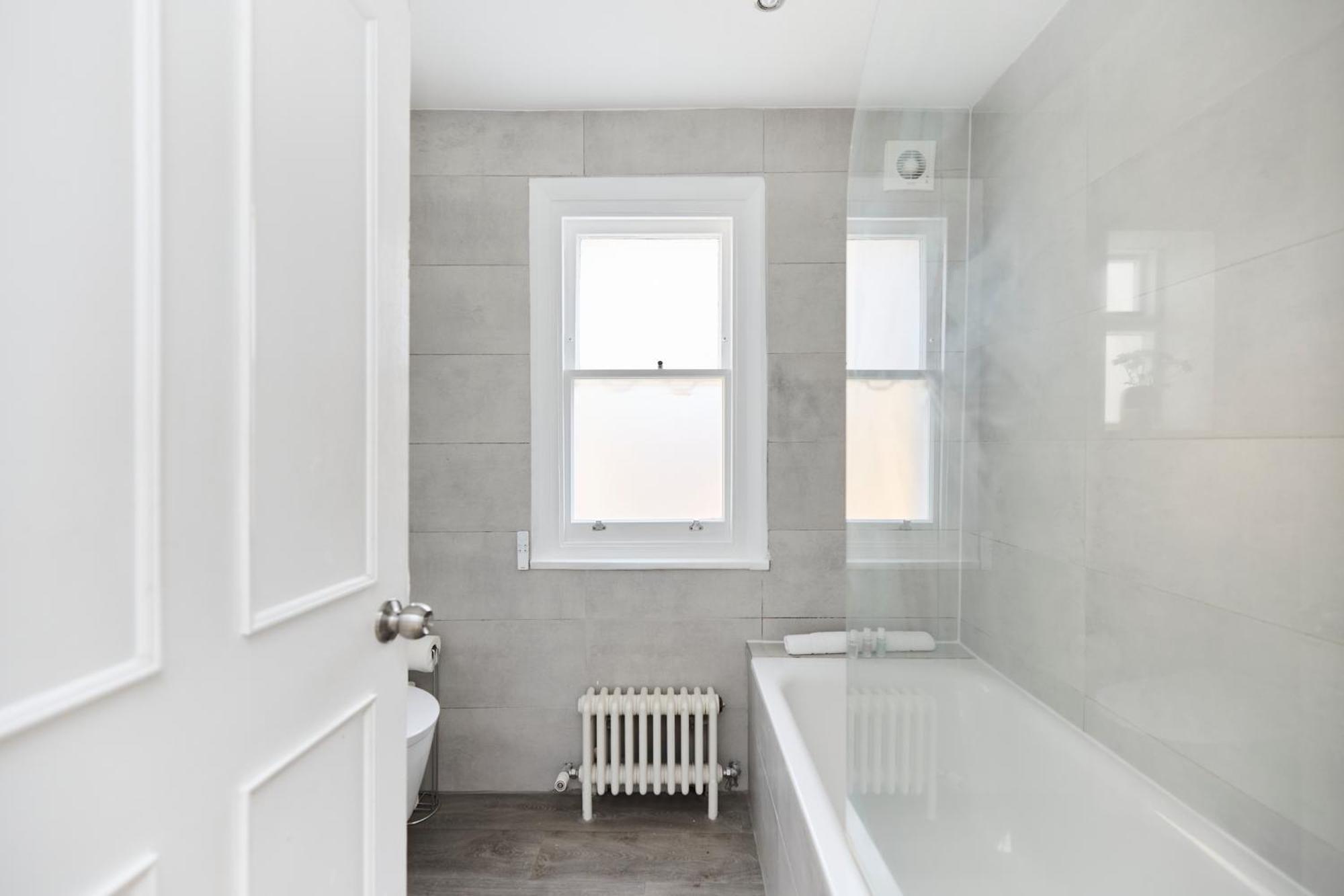 The Waterlow Park Wonder - Trendy 2bdr With Study And Patio Londen