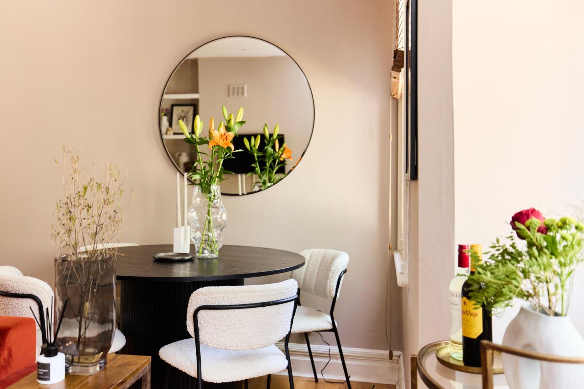 Appartement The Waterlow Park Wonder - Trendy 2bdr With Study And Patio Londen