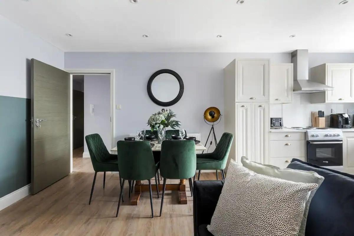 Chic Getaway 10 Mins To Wembley Apartment *