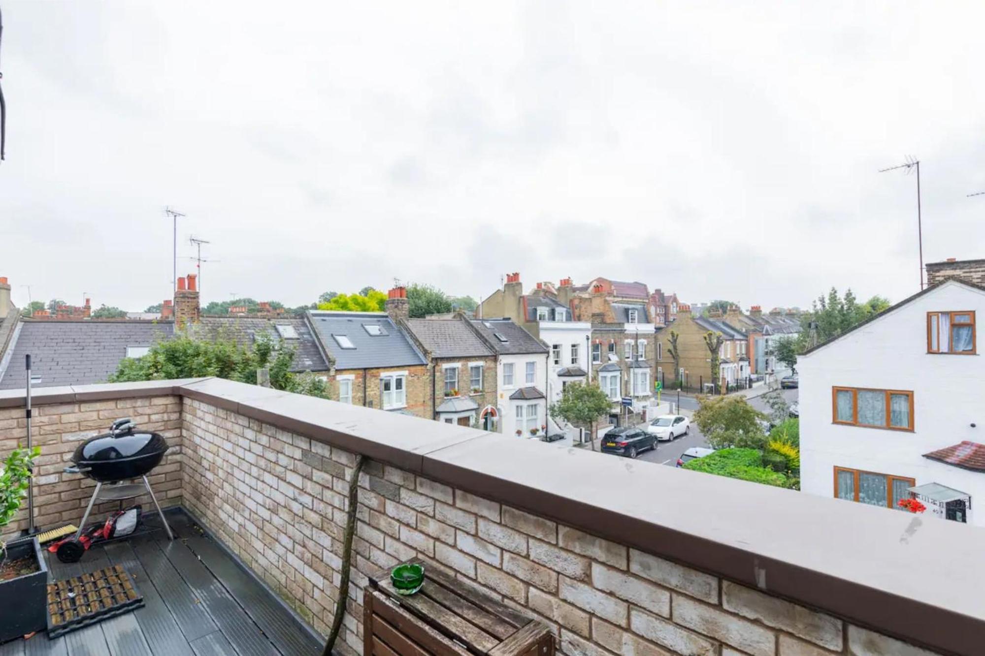 Sleek & Spacious 2bd Flat - Clapham Apartment London