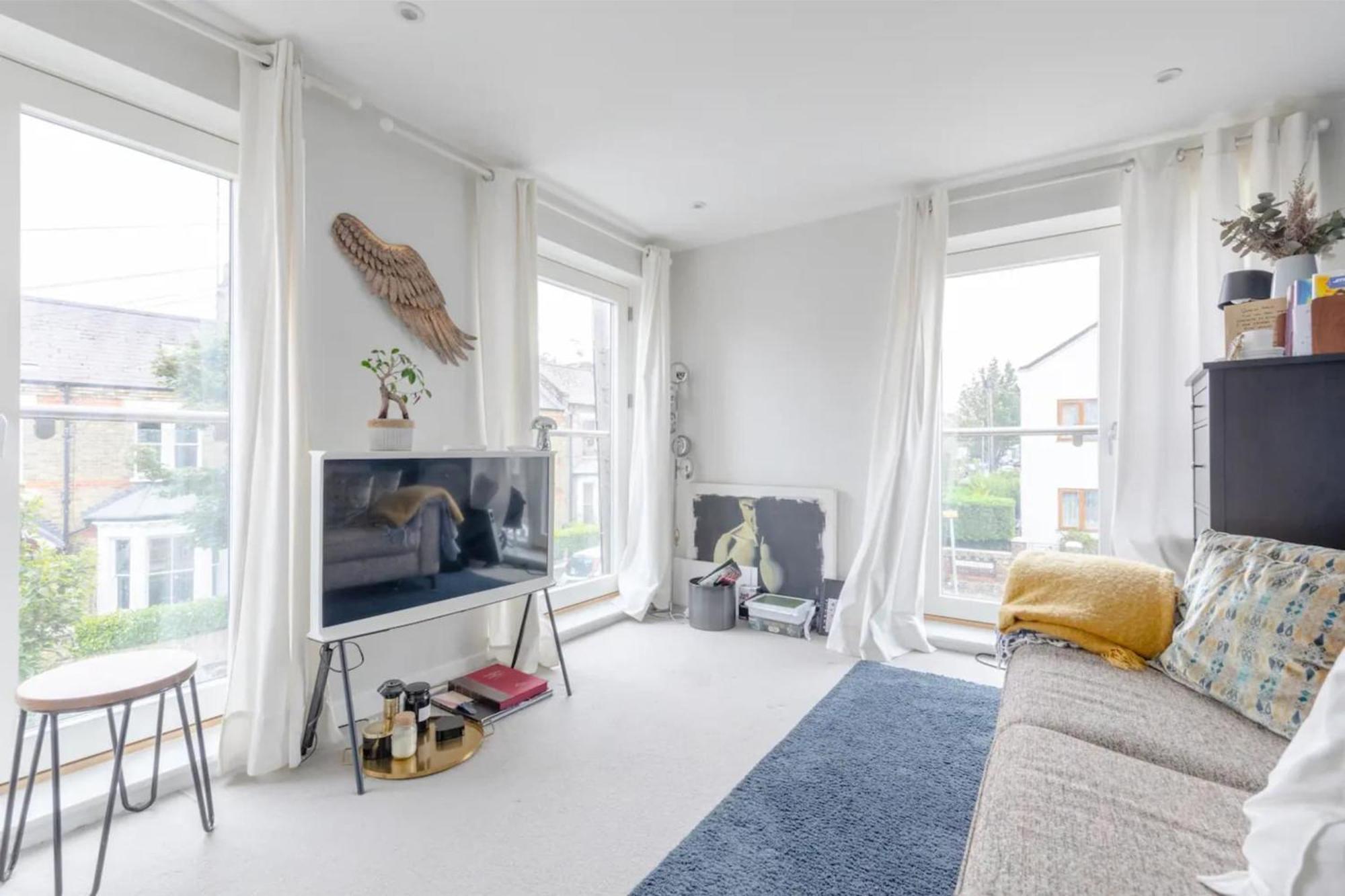 Sleek & Spacious 2bd Flat - Clapham *