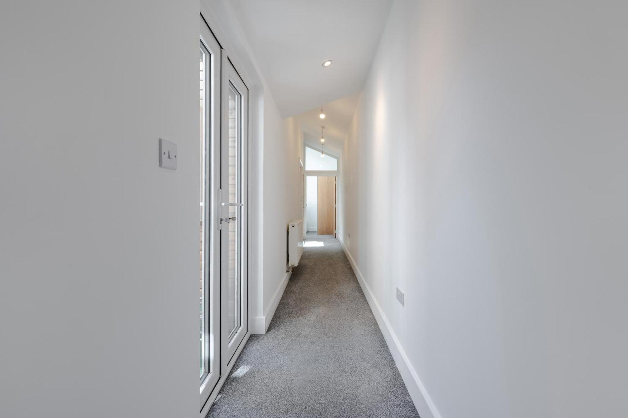 Apartment Stylish Two Bedroom By With Garden *