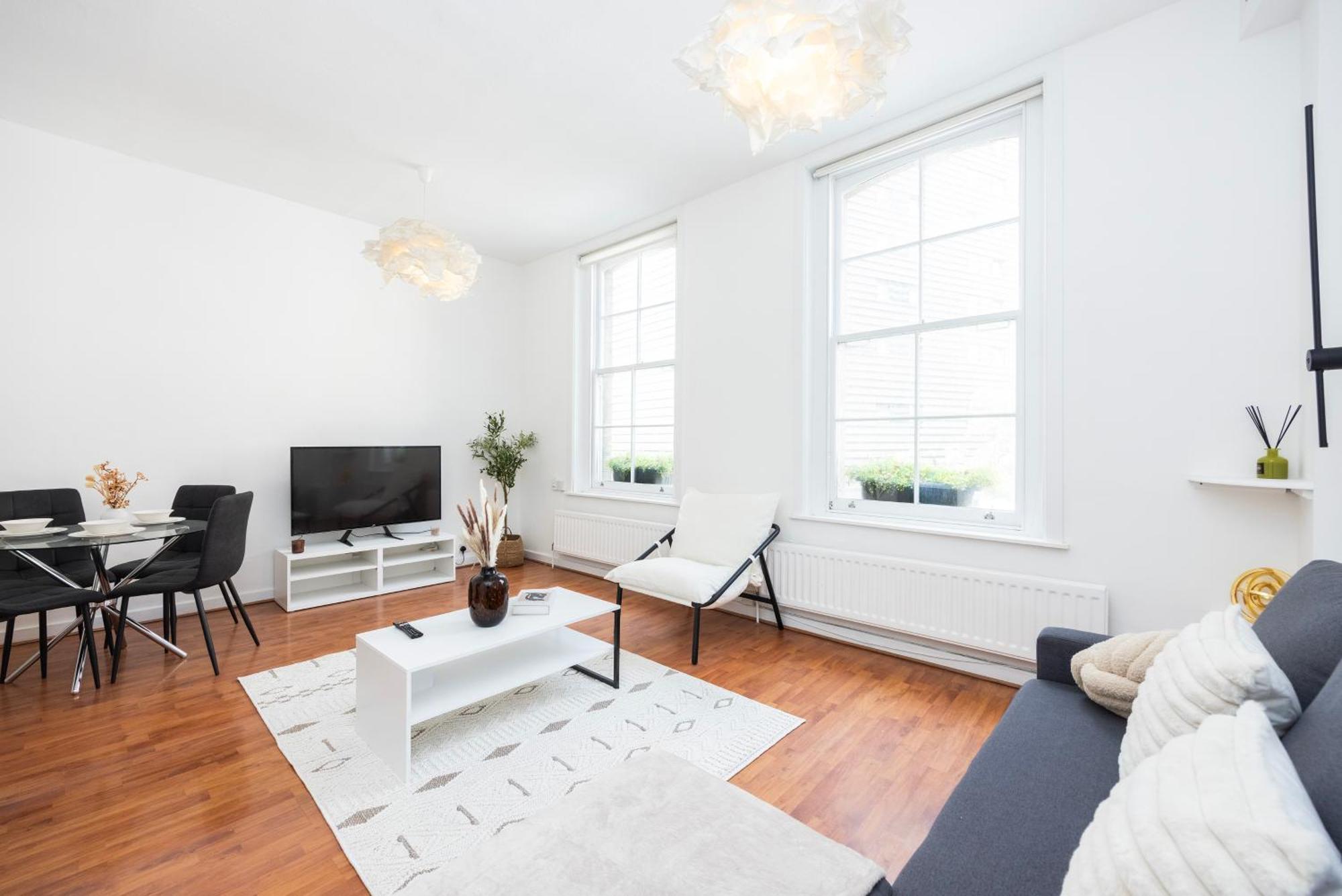 Spacious 1 Bedroom Bridge Apartment London