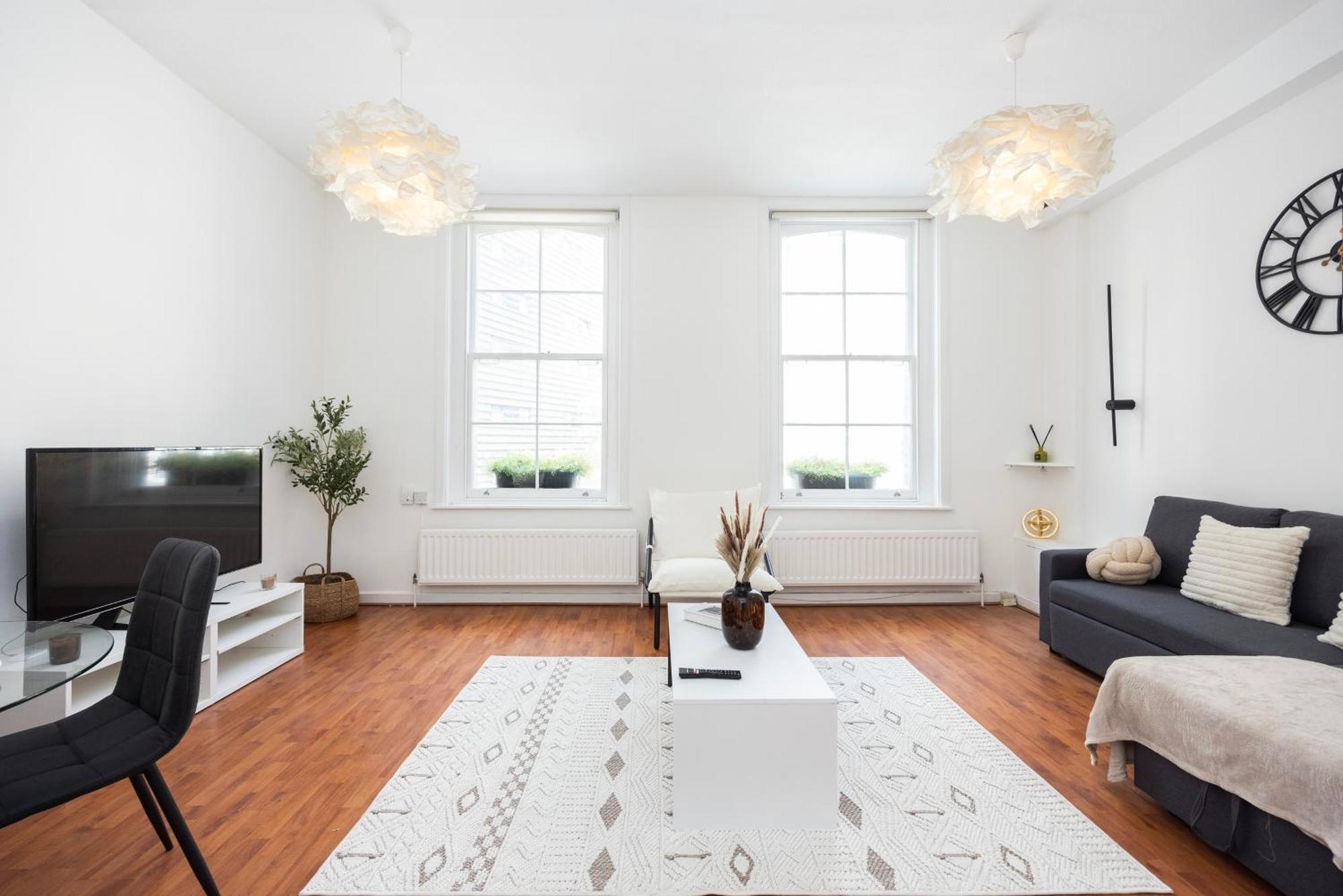 Spacious 1 Bedroom Bridge