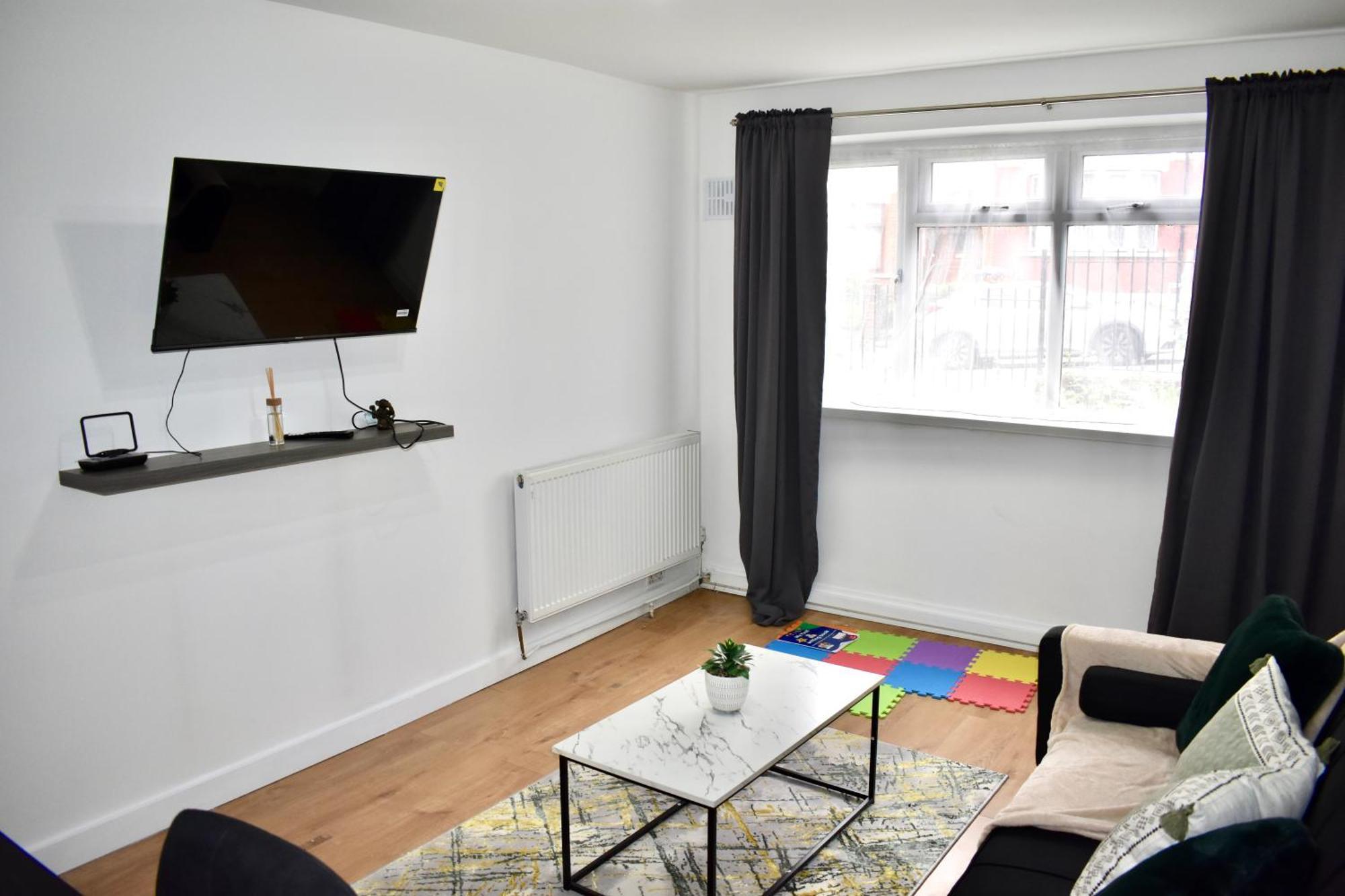 Luxury 2 Bedroom Apartment, Parking, Few Minutes Walk From Wembley Stadium London