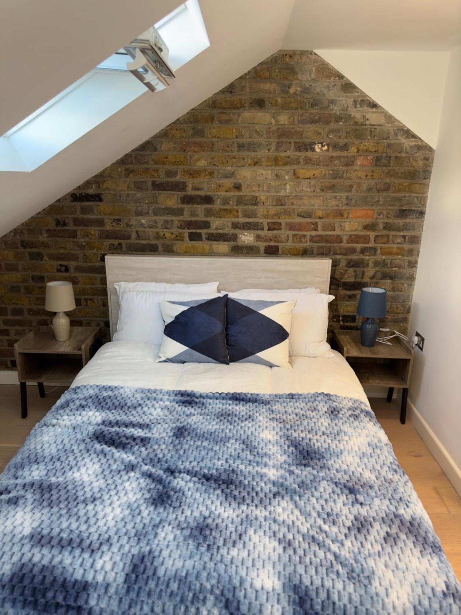 2-bed, 2-bathroom Split Level Flat In Hackney With 2 Balconies London