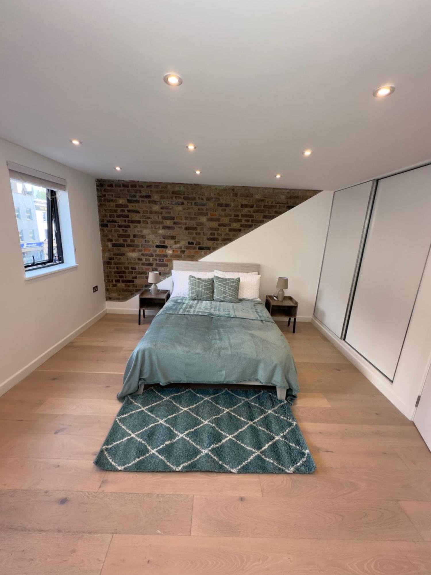 2-bed, 2-bathroom Split Level Flat In Hackney With 2 Balconies Apartment *