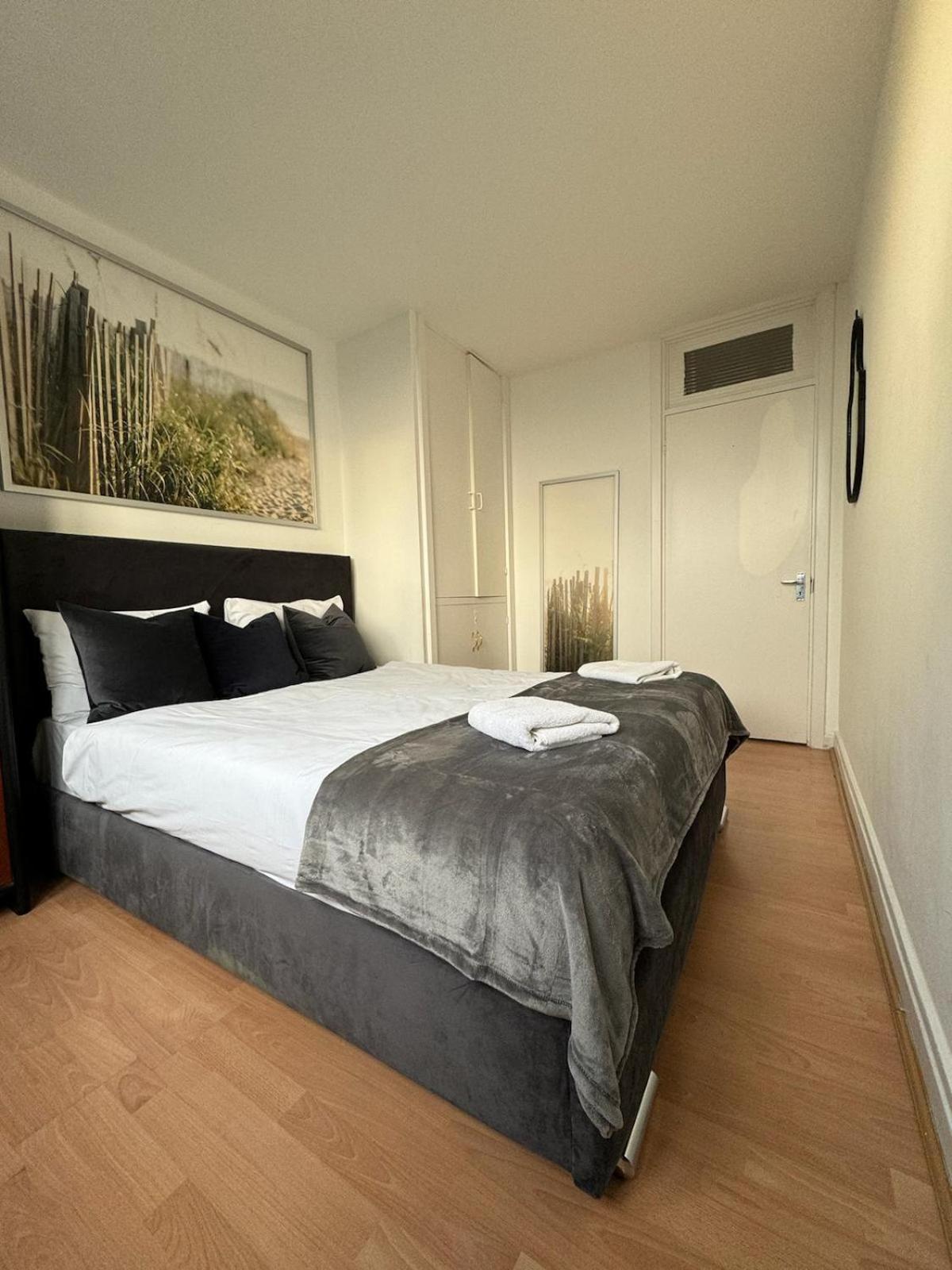 Two Bedroom Edgware Road Apartment