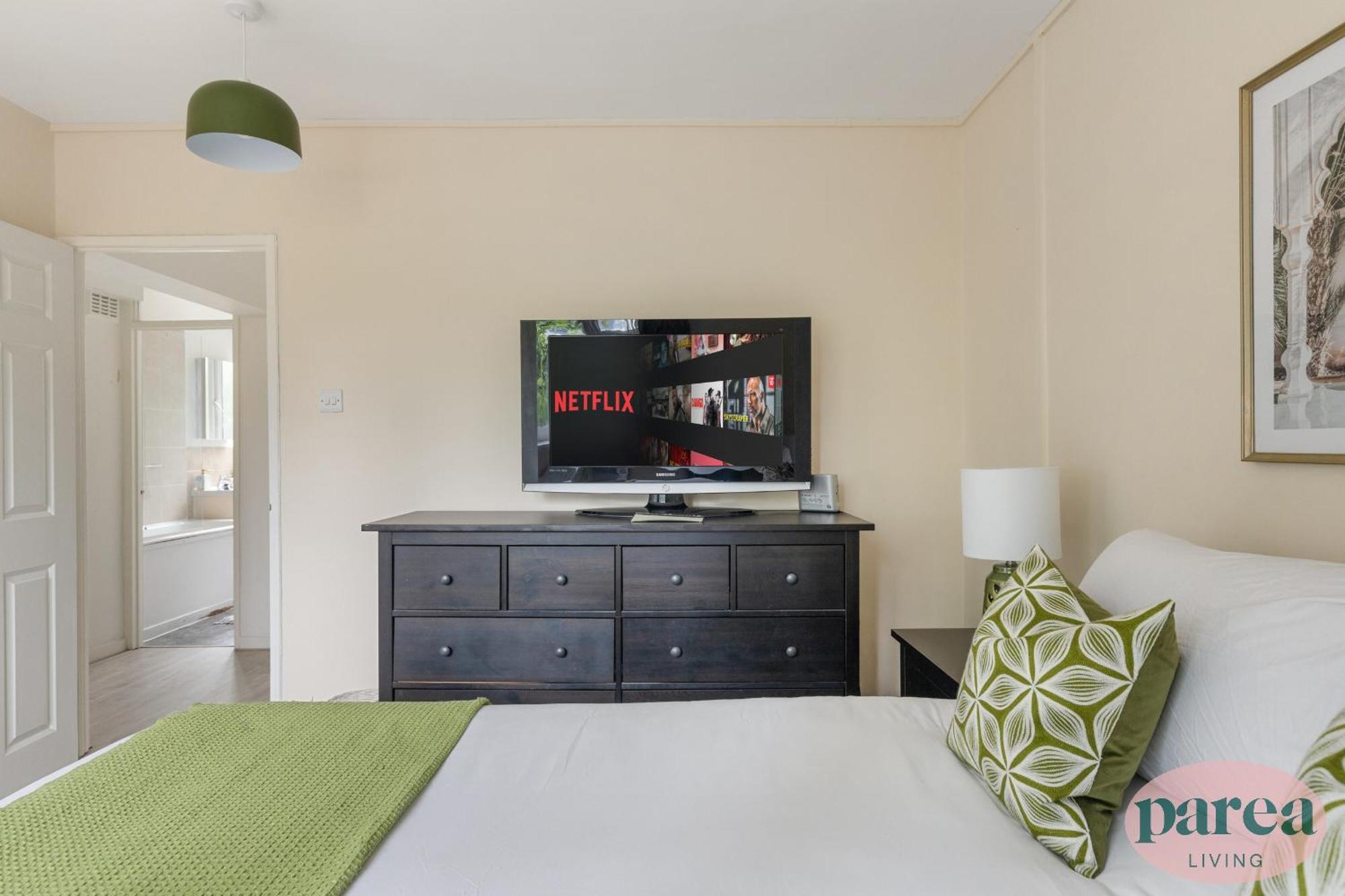 Parea Living - Cosy Flat With Skyline Views Beside Canary Wharf * London