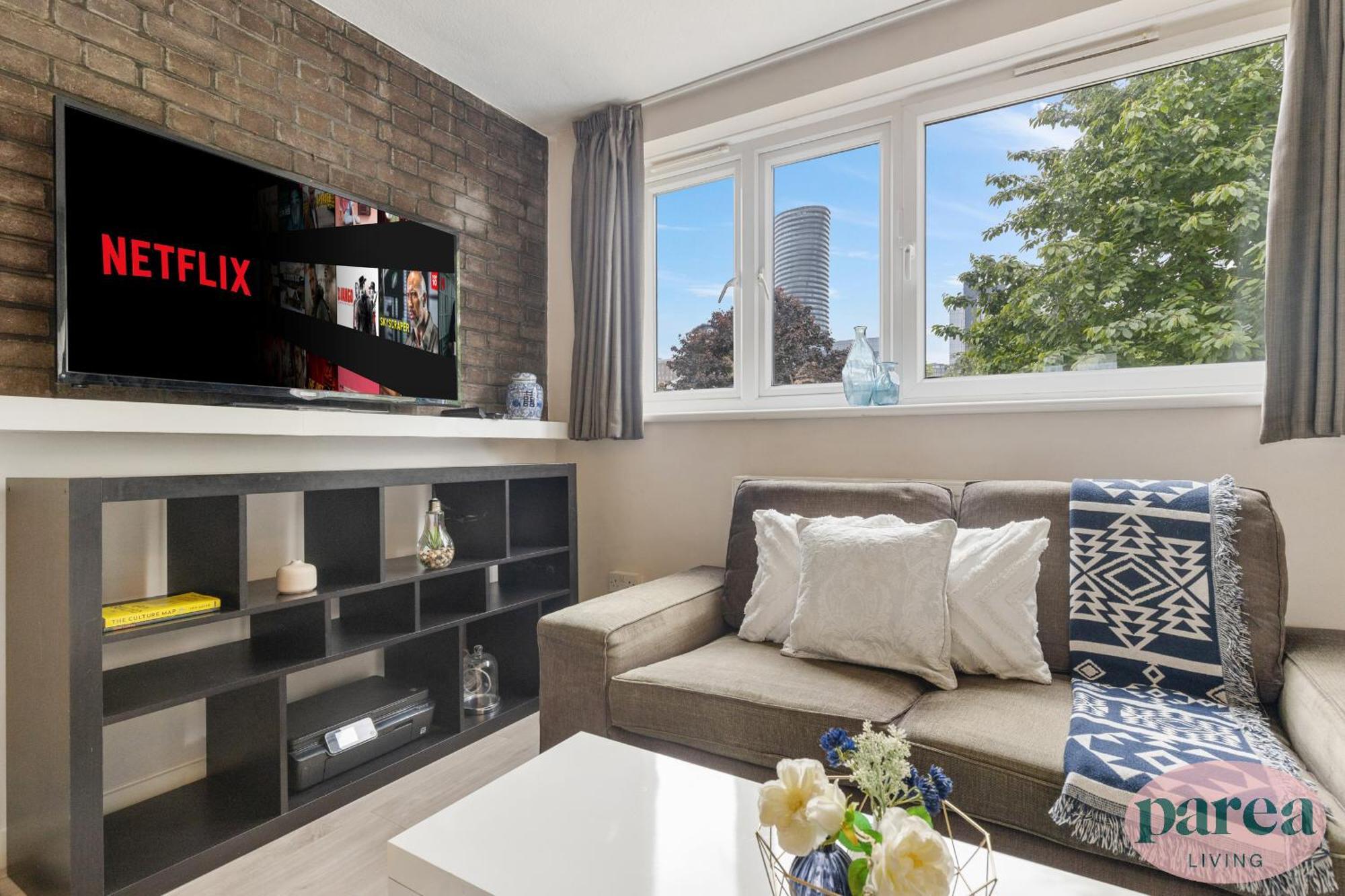 Parea Living - Cosy Flat With Skyline Views Beside Canary Wharf * London
