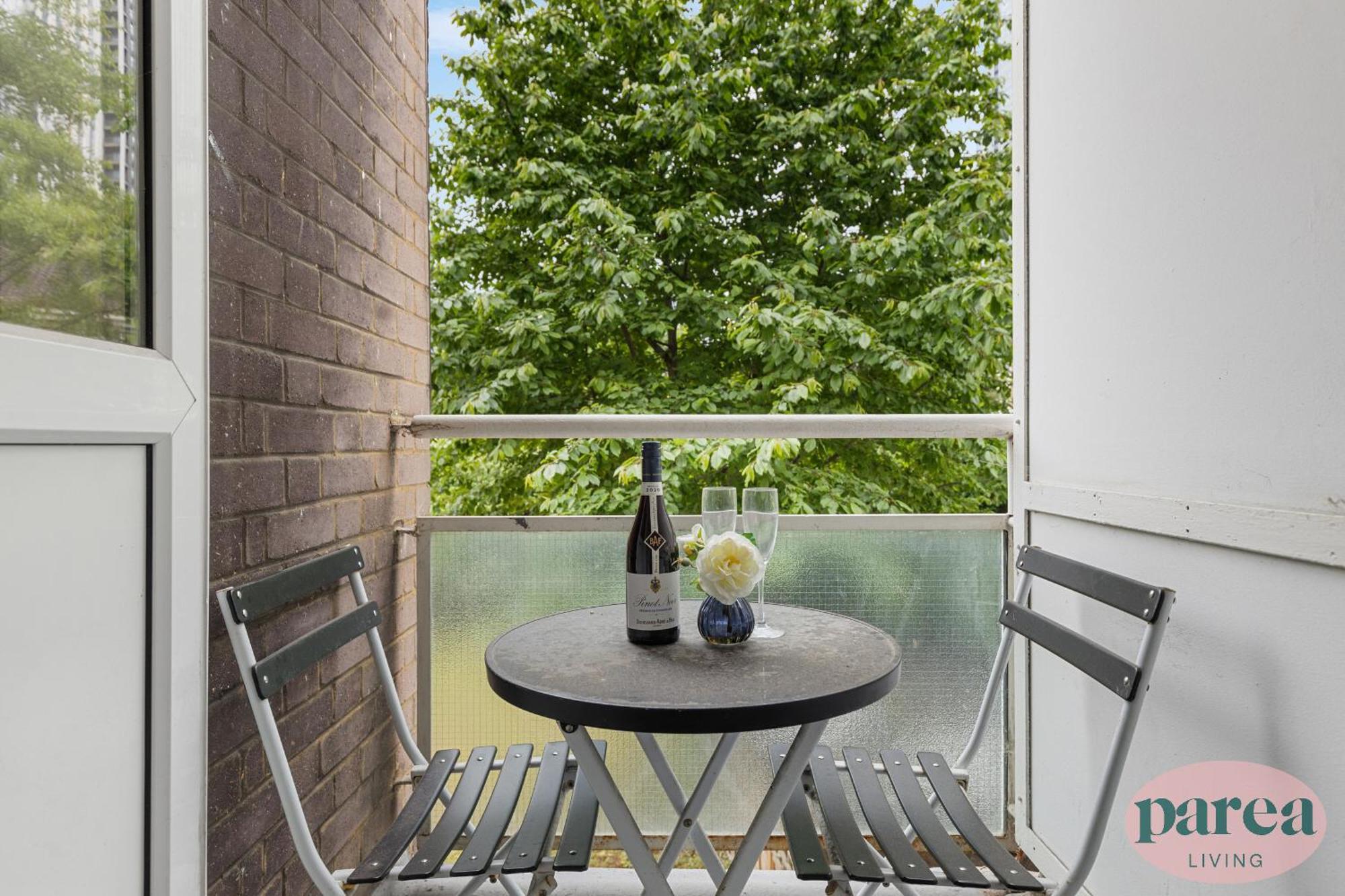 Apartment Parea Living - Cosy Flat With Skyline Views Beside Canary Wharf London