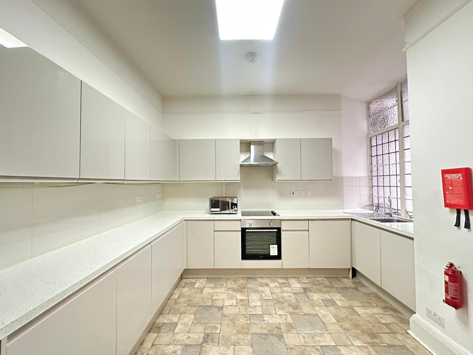 Villa Oxford Street Four Bedroom Luxury *