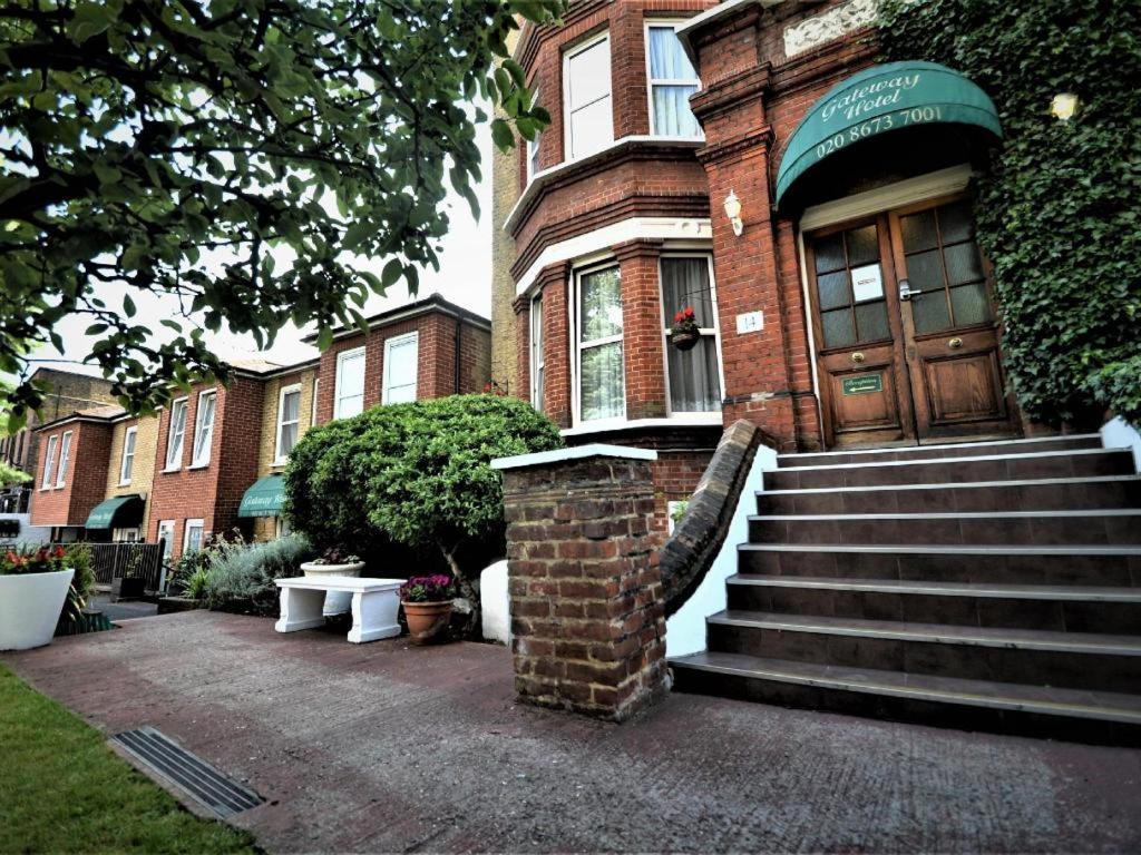 The Gateway Hotel 3*