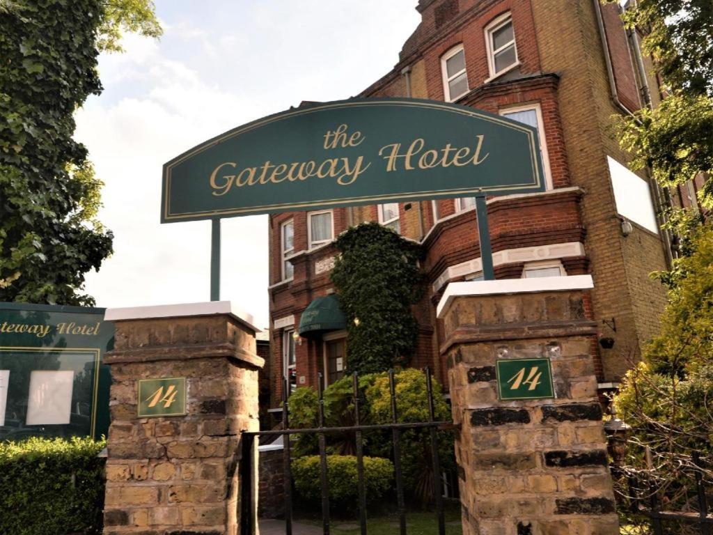 Hotel The Gateway 3*