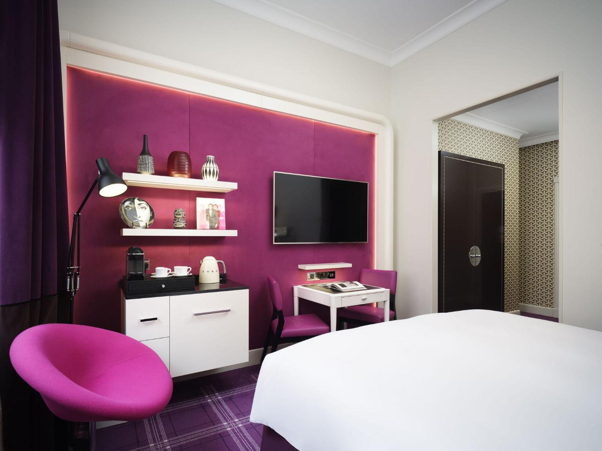 Sofitel St 5* London