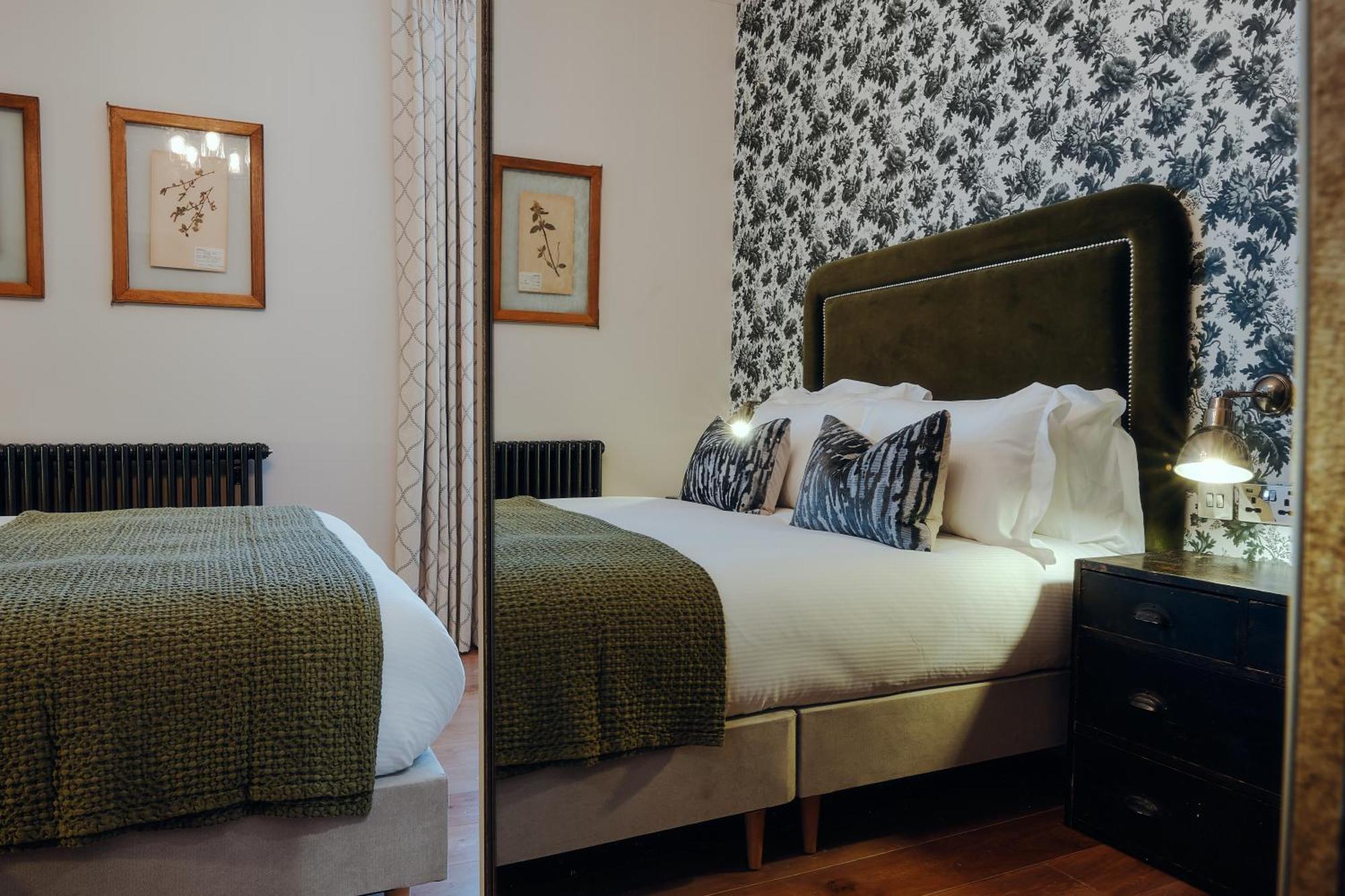 The Black Lion Pub & Boutique Inn