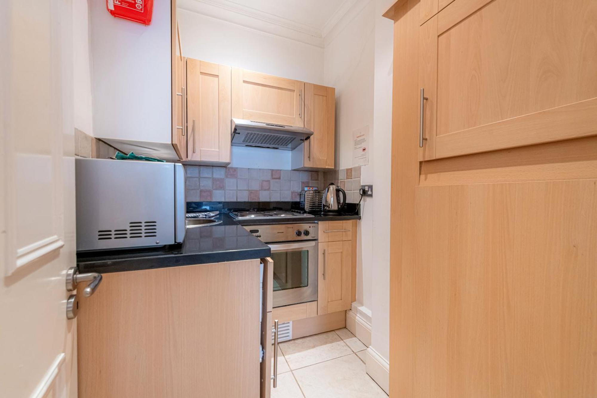 Aparthotel 17 Hertford Street London