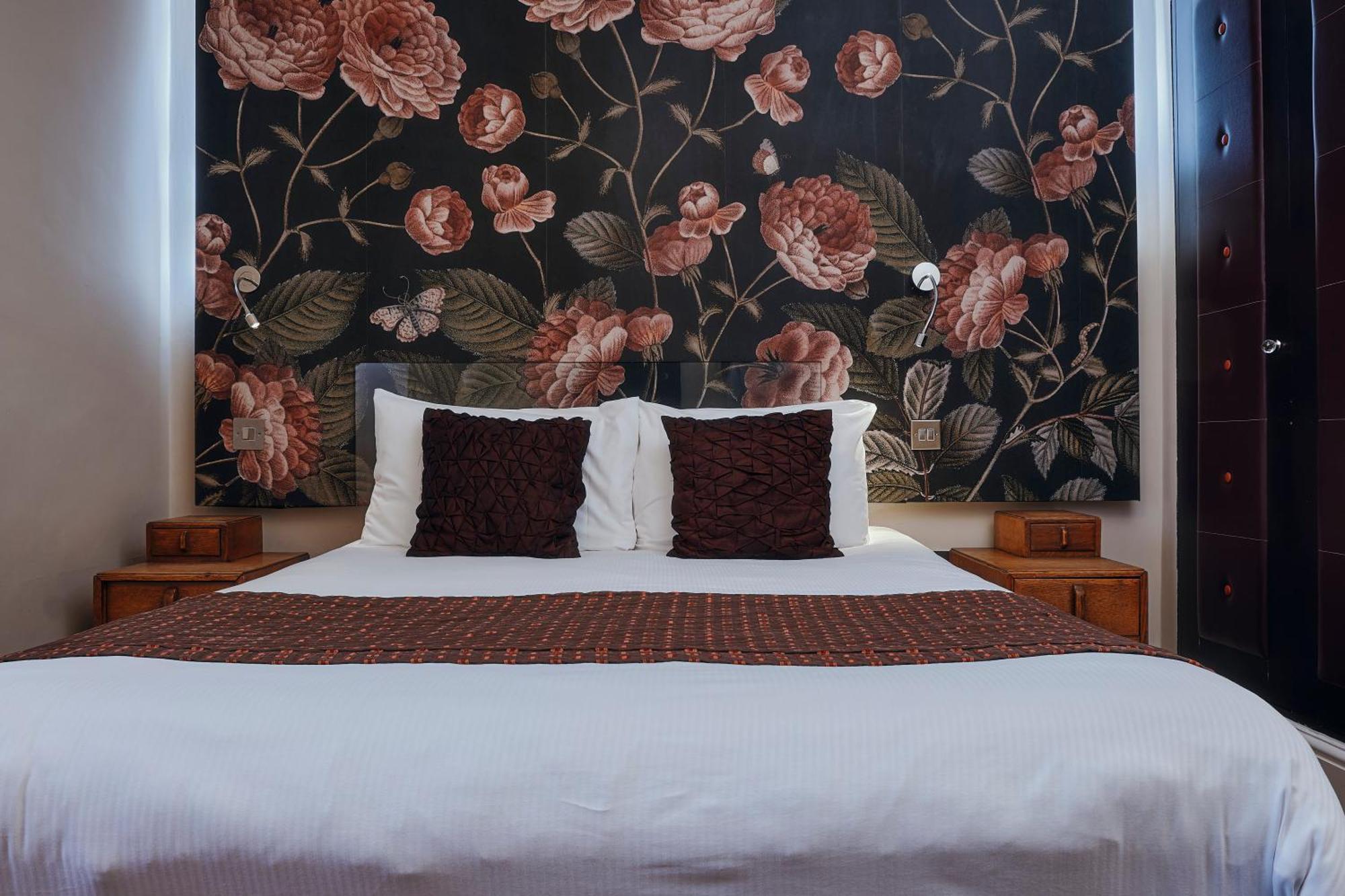 Inn Rose And Crown Stoke Newington London
