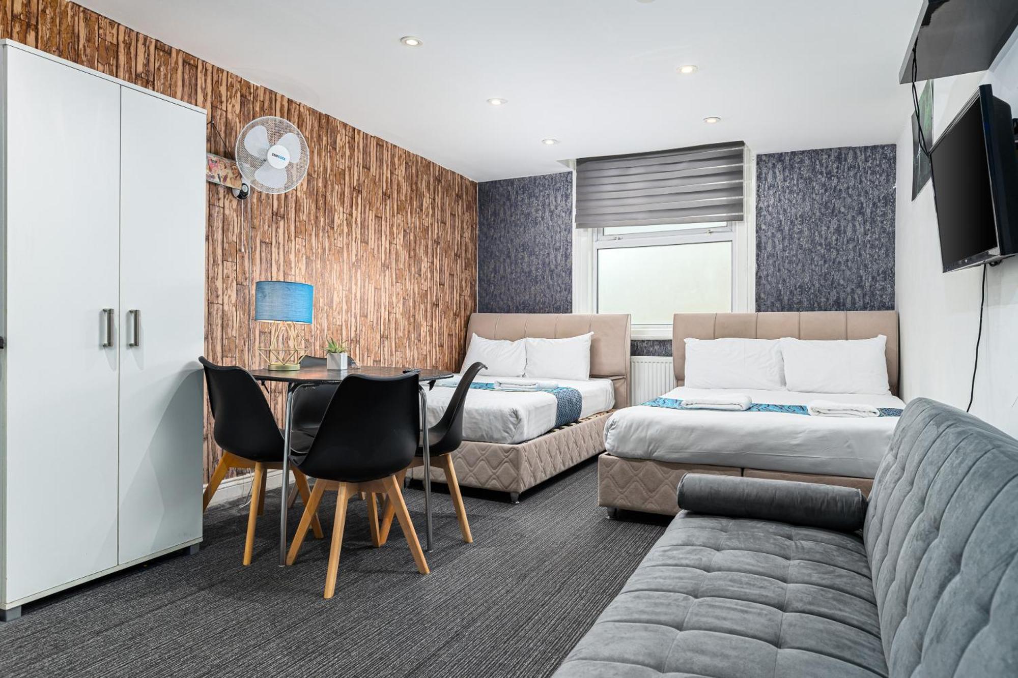 Whitechapel Grand Apartment