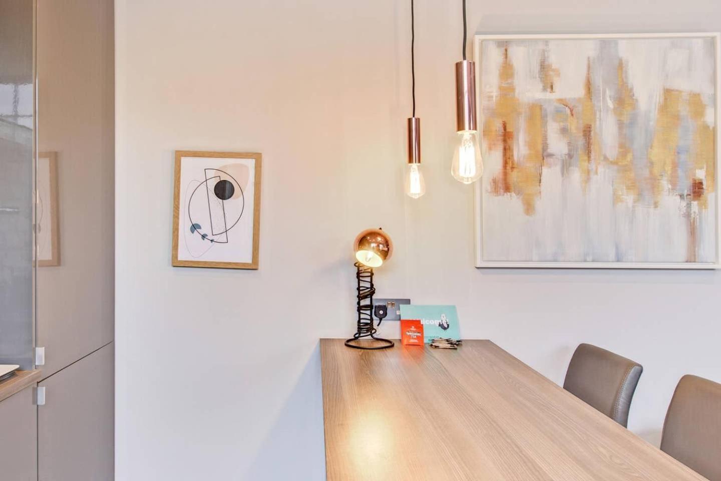 73 Oakley Square Apartment *