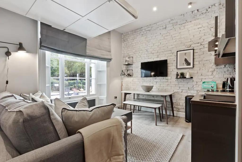 Apartment 73 Oakley Square *