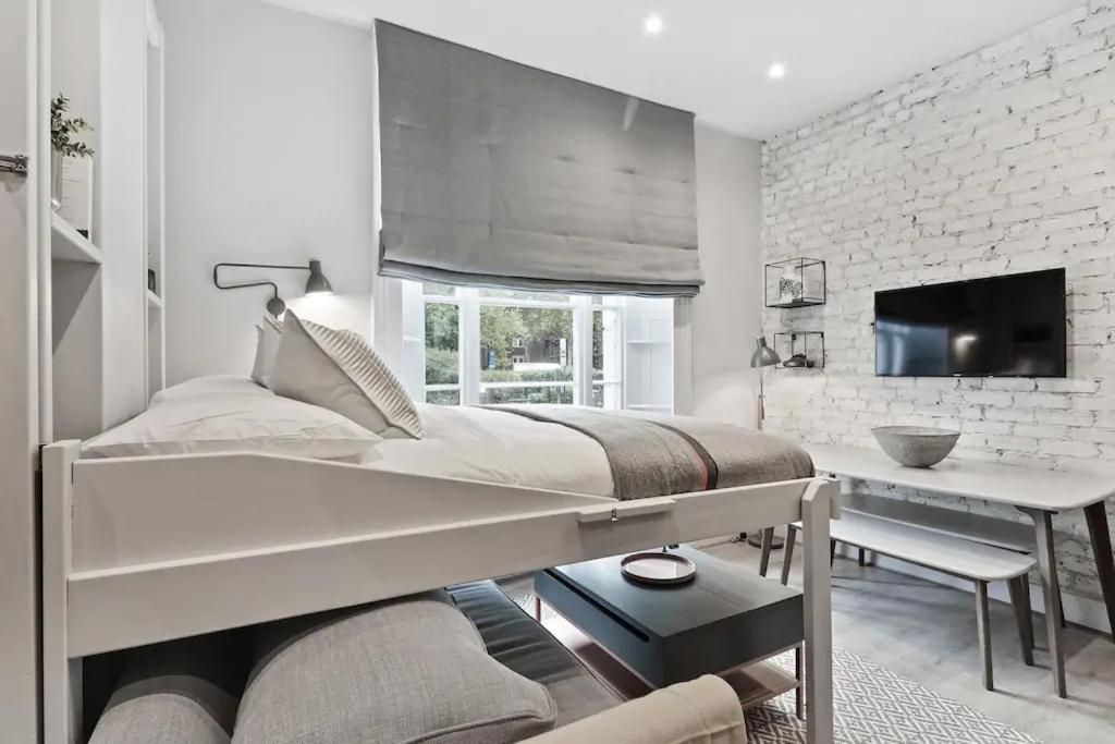 Apartment 73 Oakley Square