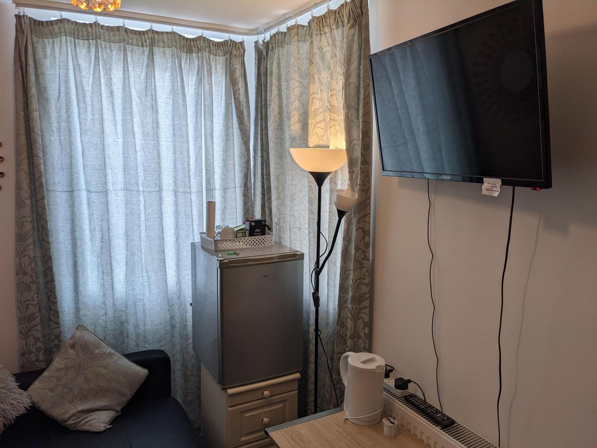 Travelstop #london-ealing * London