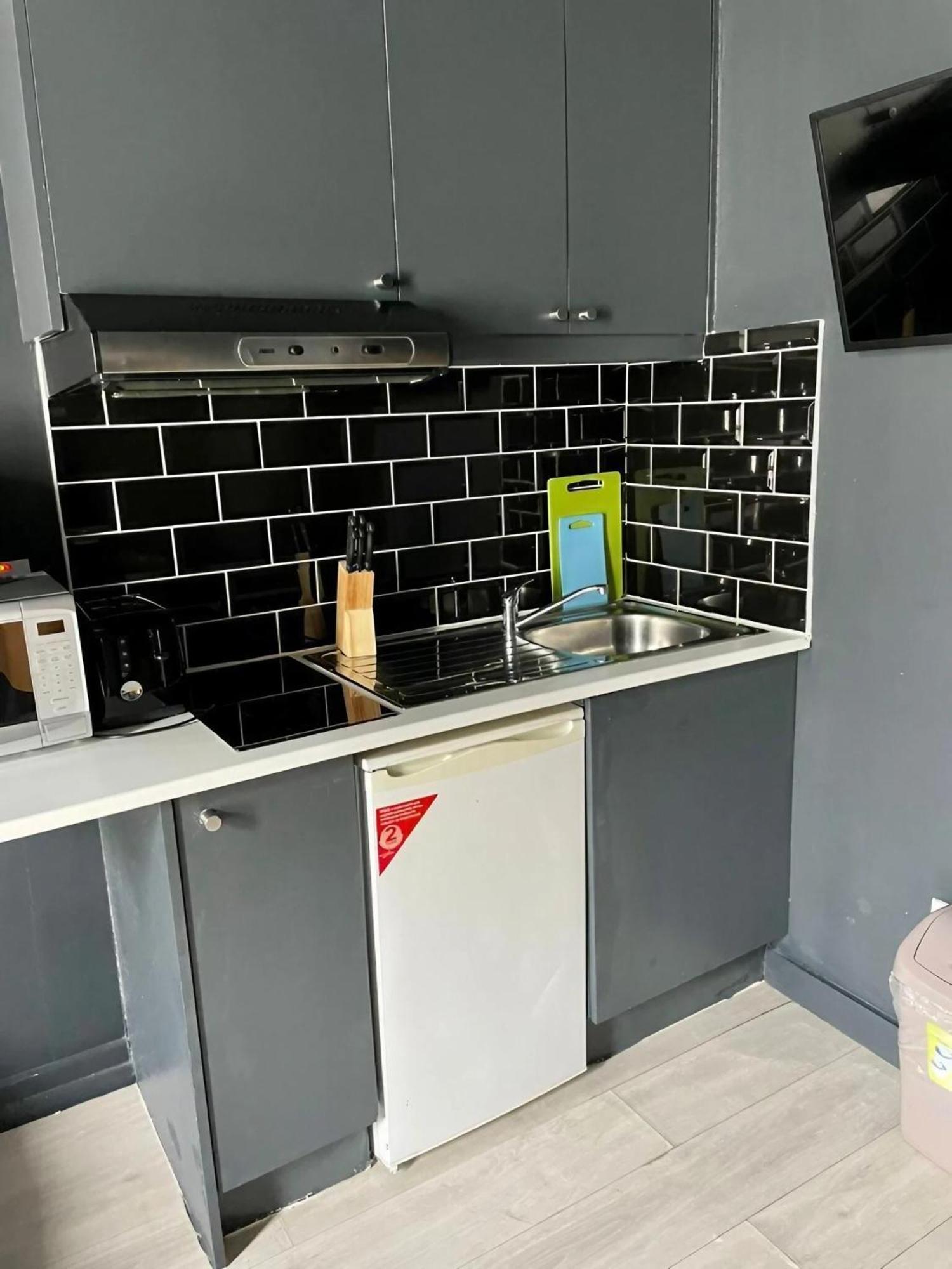Modern Close To Hyde Park Apartment