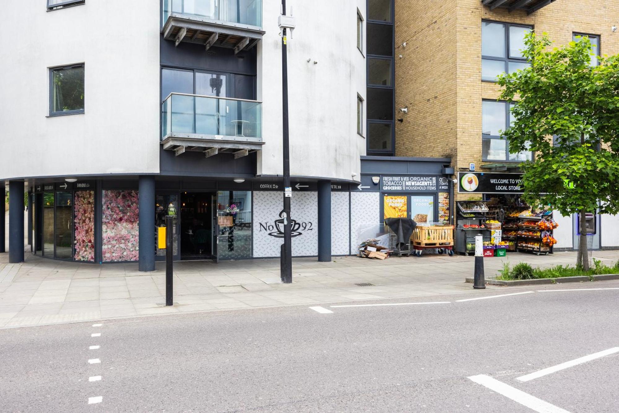 Holiday home Stylish 2 Bedroom House With Garden Free Parking Smart Tv Near Canary Wharf London