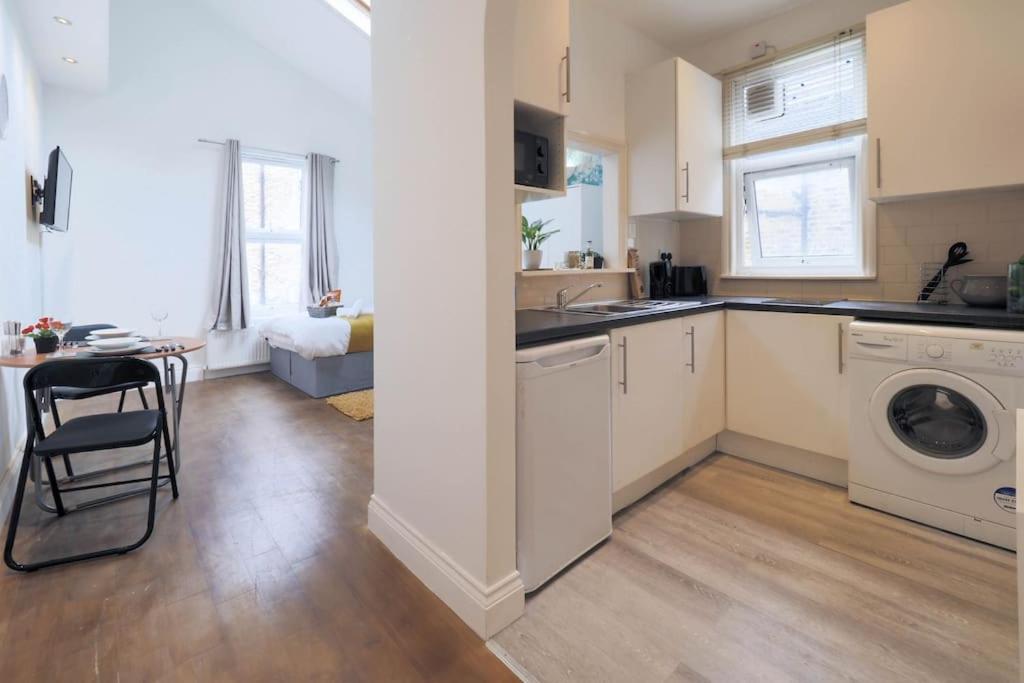 Apartment S1 Modern In Kilburn London