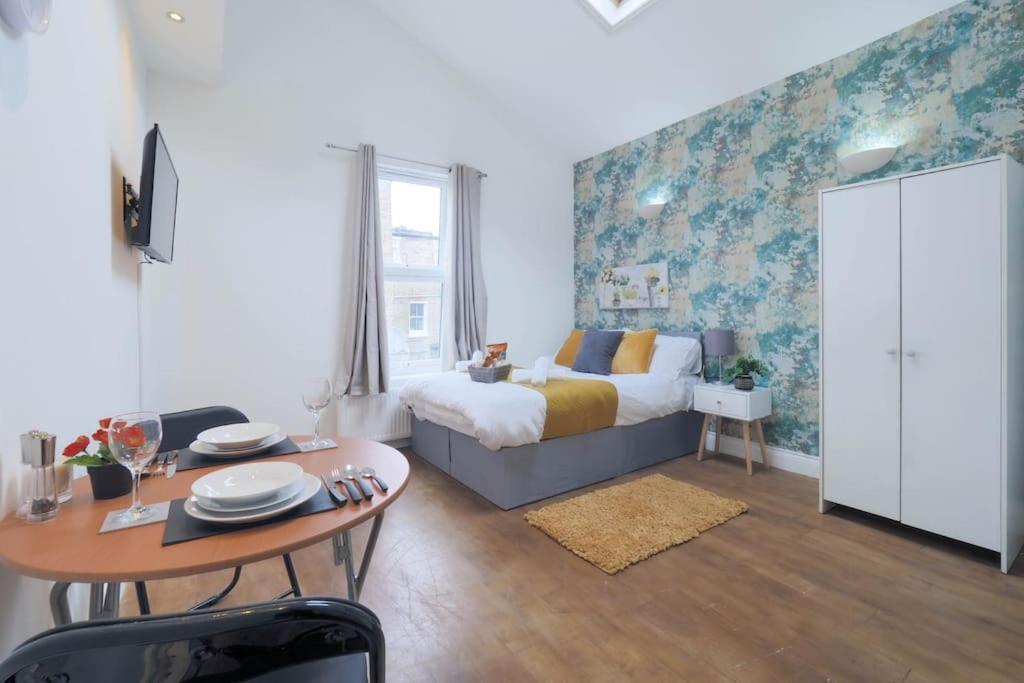 S1 Modern In Kilburn * London